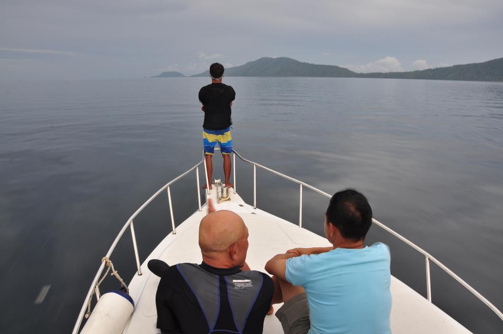 Raja Ampat Dive Resort Tapokreng Exterior foto