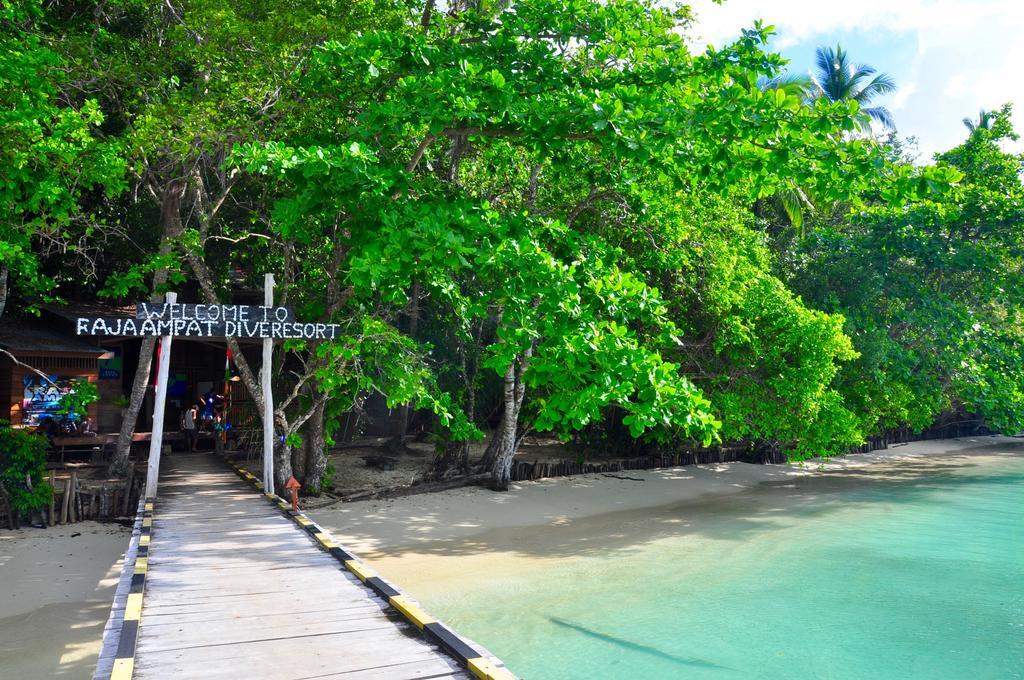 Raja Ampat Dive Resort Tapokreng Exterior foto