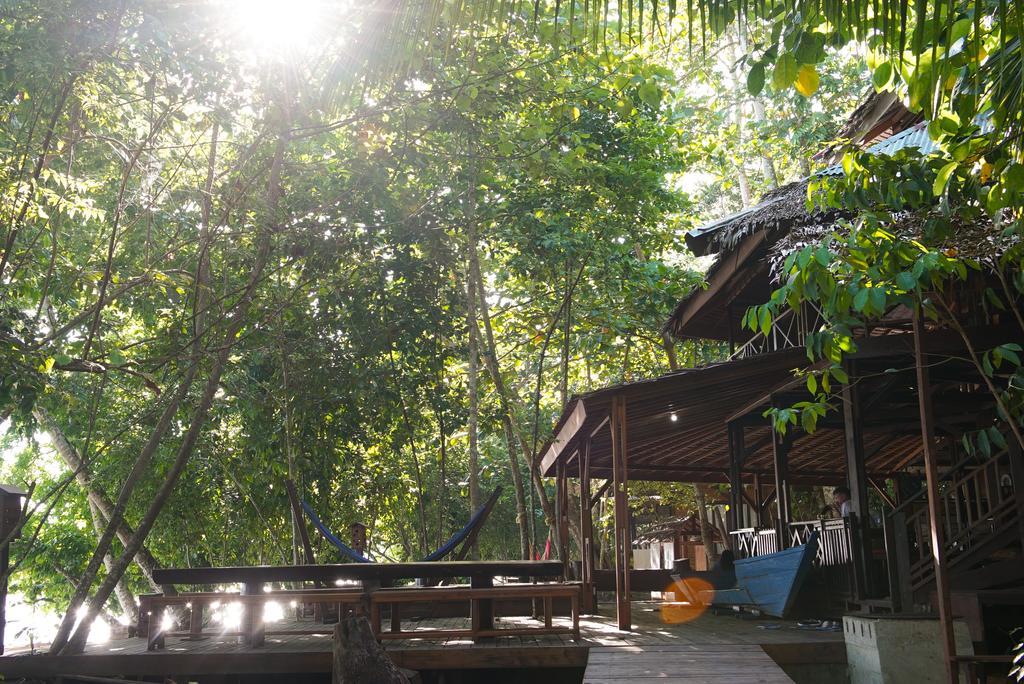 Raja Ampat Dive Resort Tapokreng Exterior foto